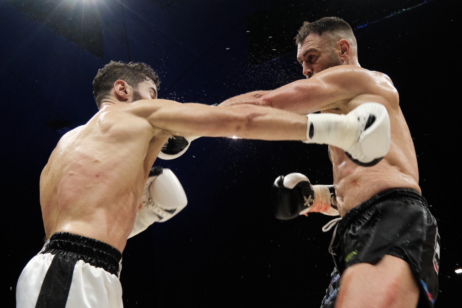 Cyril Benzaquen vs. Yohan Lidon in the fight for the WKN-ISKA Unified World Champion title, at the Grand Palais Éphémère in Paris